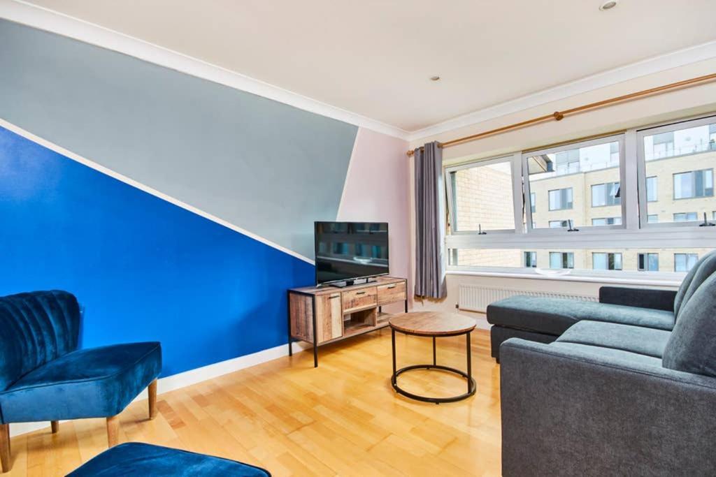 New - The Chique Scandic Cambridge Abode - Parking Екстериор снимка